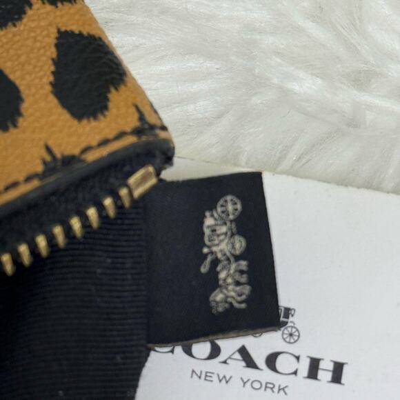 Coach Wild Heart Cheetah Print Corner Zip Wristlet Tech Accessory Holder F23620 - Picture 9 of 12